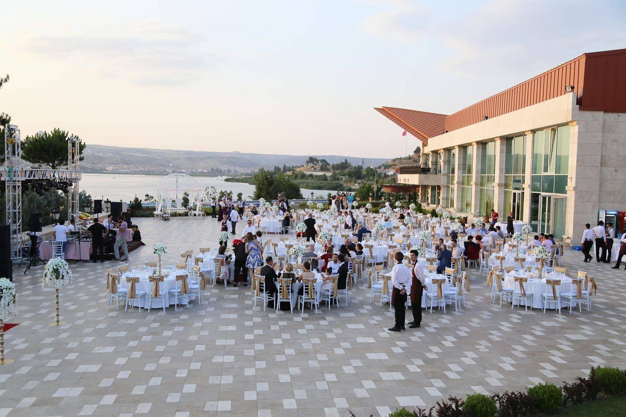 Kronos Hotel Golbası Exterior foto